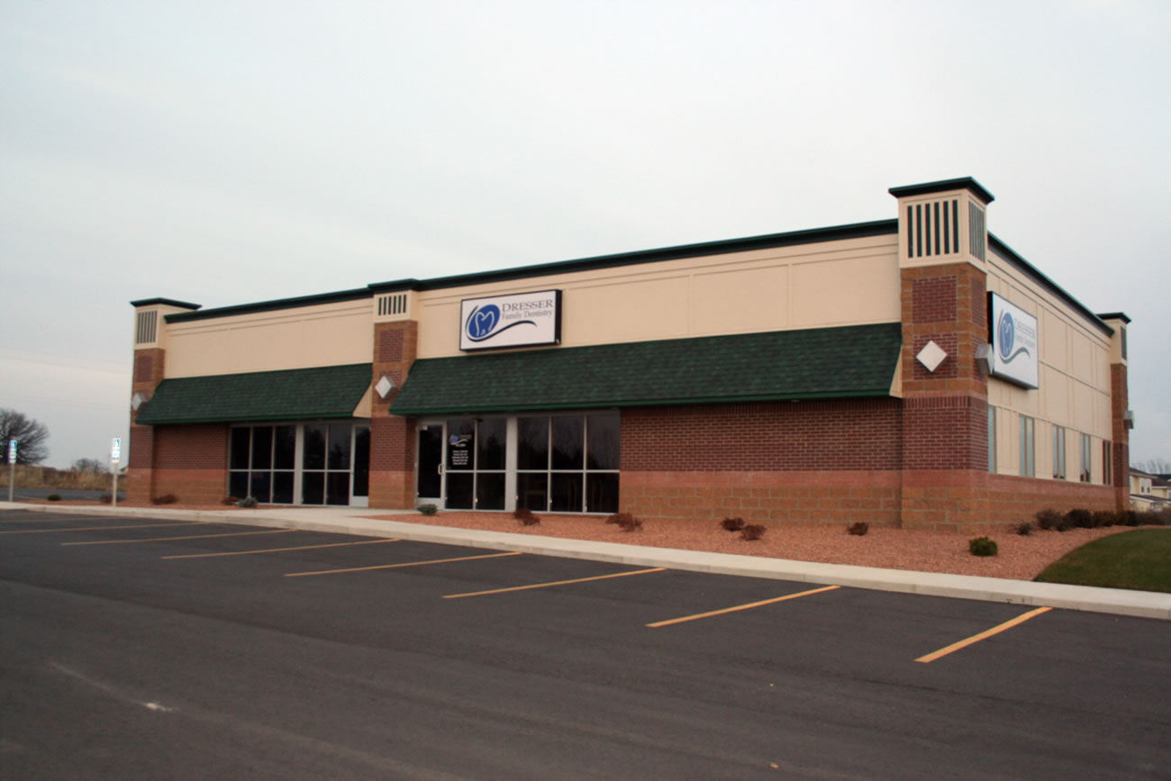 Commercial_-_170_Landmark_Exterior